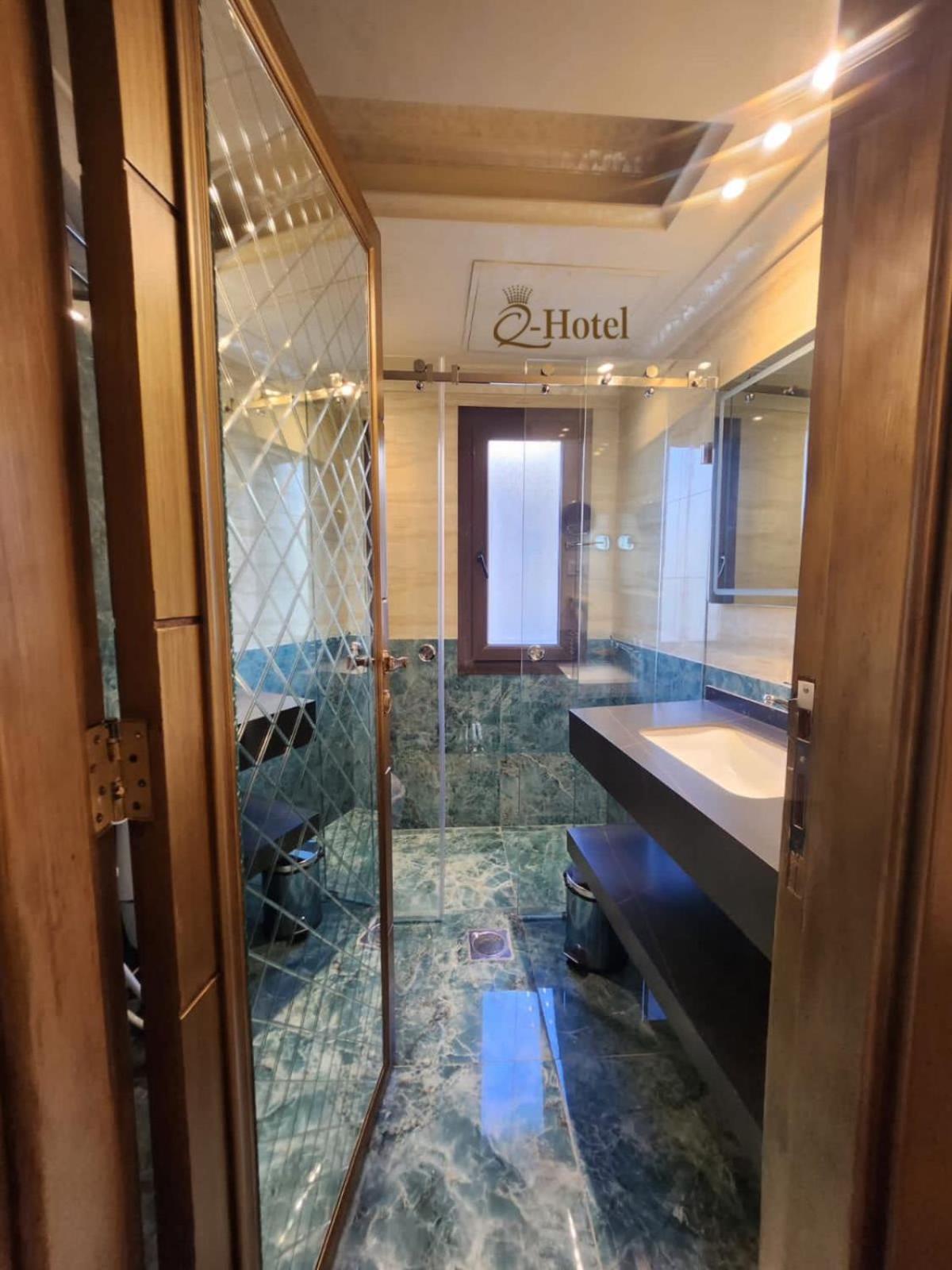 Q Hotel Beirut Exterior photo