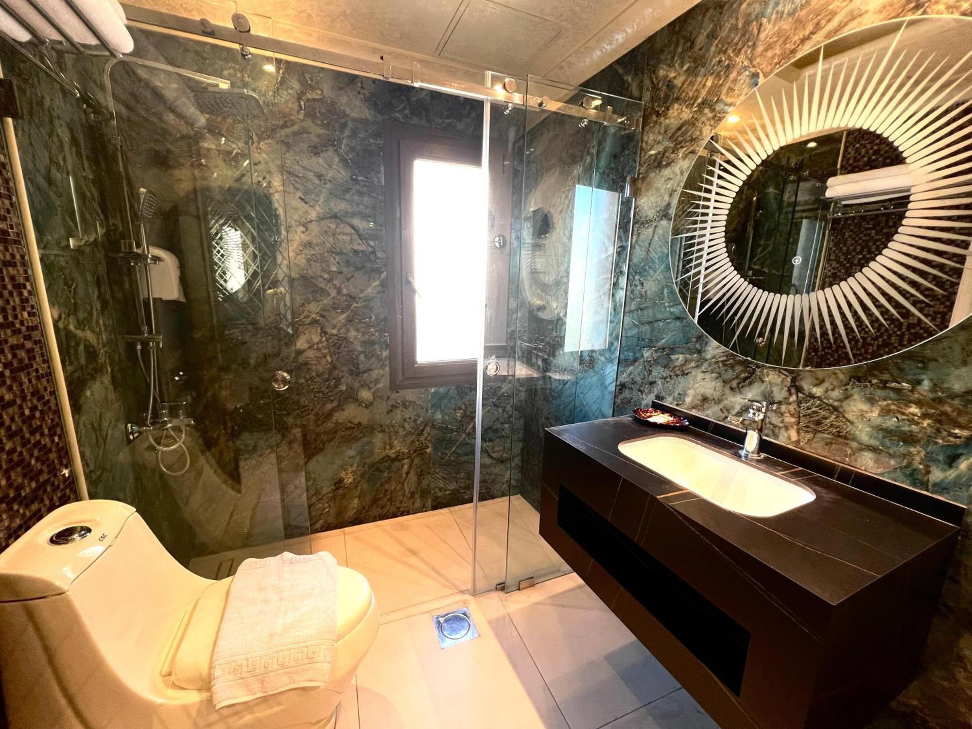 Q Hotel Beirut Exterior photo